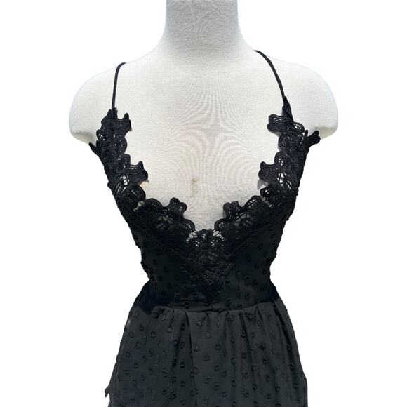 NWOT Black Ivy Lace Trim Plunge Midi Dress size Medium - Picture 7 of 11